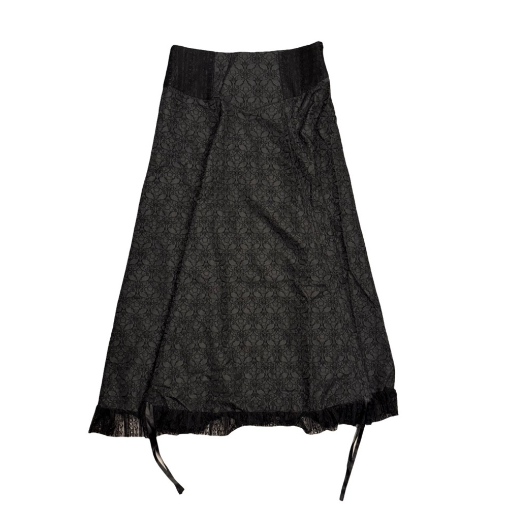 Jawbreaker 💋Goth long black skirt laced with two strings. Strings pull up skirt